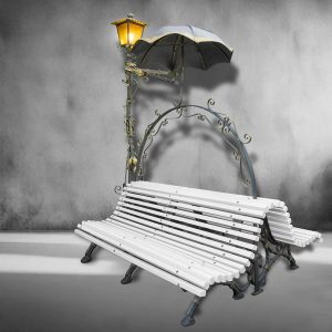 Farola streetlight forjada a mano con bancos y paraguas con luz